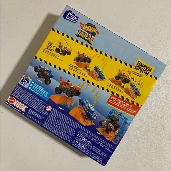 Mega Hot Wheels Smash & Crash Monster Trucks Tiger Shark Chomp Course-New